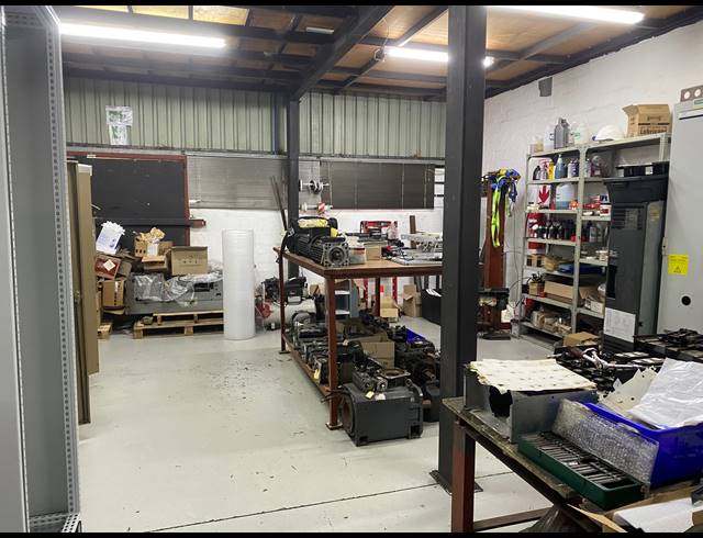 383M² MINI FACTORY TO LET IN MAXMEAD